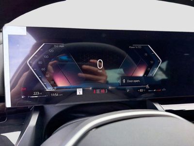 2026 BMW 5 Series — photo 42 view