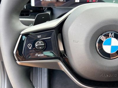 2026 BMW 5 Series — photo 39 view