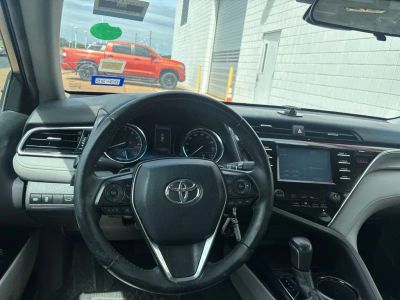 2018 Toyota Camry - Photo 2