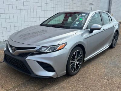 2018 Toyota Camry - Photo 1