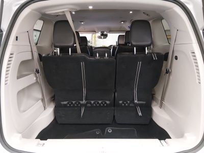 2024 Chrysler Pacifica — photo 11 view