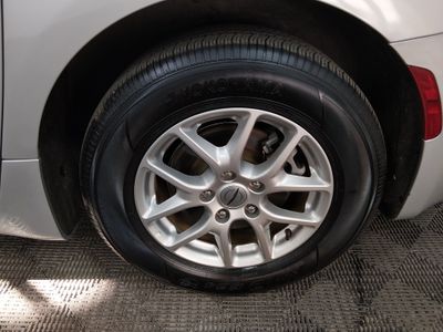 2024 Chrysler Pacifica — photo 10 view