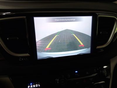 2024 Chrysler Pacifica — photo 16 view