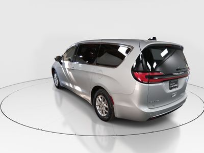 2024 Chrysler Pacifica — detail view