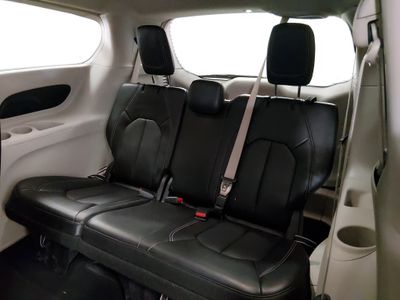 2024 Chrysler Pacifica — photo 17 view