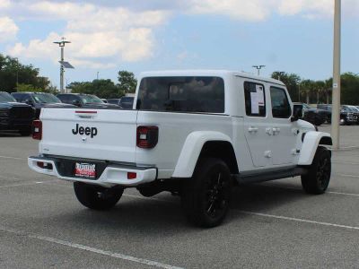 2023 Jeep Gladiator — side profile view