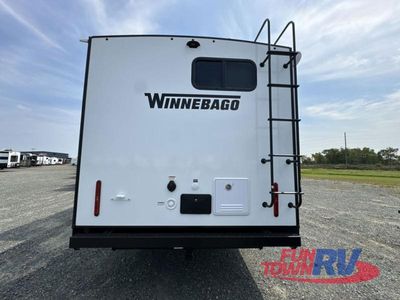2026 Winnebago Thrive — photo 16 view