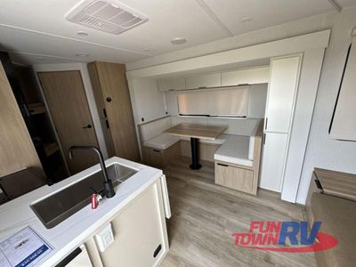 2026 Winnebago Thrive — photo 17 view