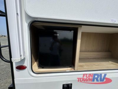 2026 Winnebago Thrive — photo 7 view