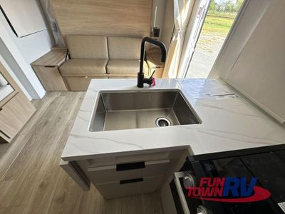 2026 Winnebago Thrive — photo 19 view