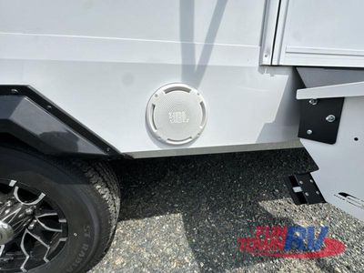 2026 Winnebago Thrive — photo 14 view