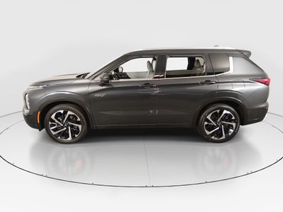 2024 Mitsubishi Outlander Plug-In Hybrid — interior view