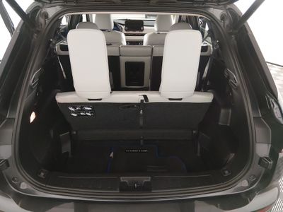 2024 Mitsubishi Outlander Plug-In Hybrid — photo 11 view