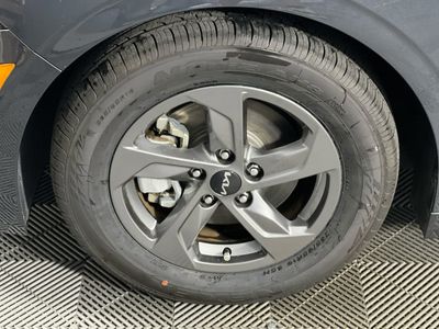 2024 Kia K5 - Photo 11