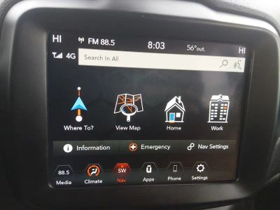 2023 Jeep Renegade — photo 17 view