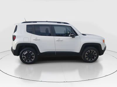 2023 Jeep Renegade — photo 8 view