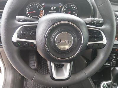 2023 Jeep Renegade — photo 13 view