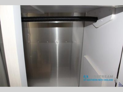 2025 Airstream International - Photo 33