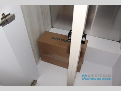 2025 Airstream International - Photo 34