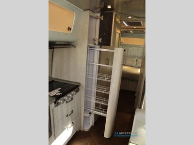 2025 Airstream International - Photo 30