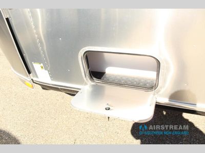 2025 Airstream International - Photo 4
