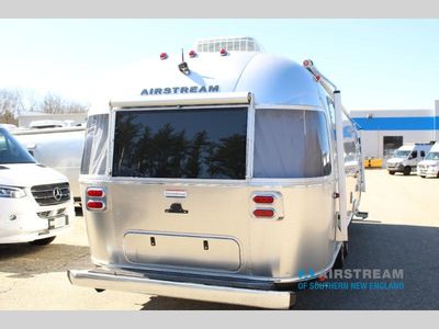 2025 Airstream International - Photo 2