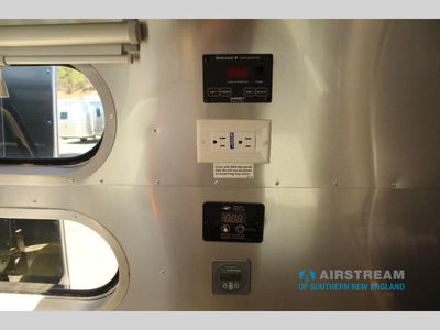 2025 Airstream International - Photo 23