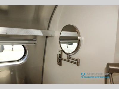 2025 Airstream International - Photo 44