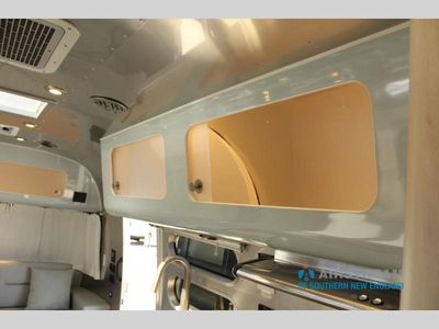 2025 Airstream International - Photo 29