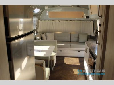 2025 Airstream International - Photo 13