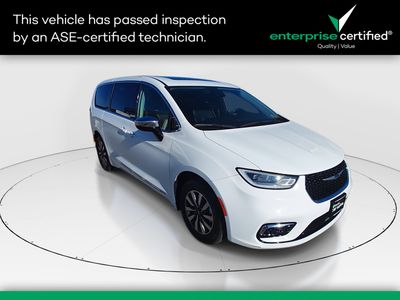 2023 Chrysler Pacifica Hybrid Limited FWD — front three-quarter view
