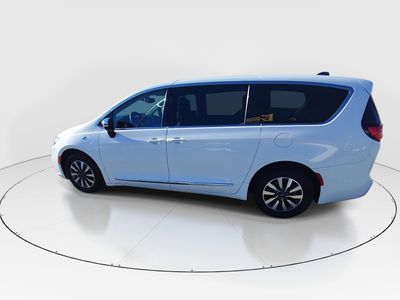 2023 Chrysler Pacifica — interior view