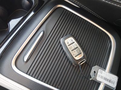 2023 Chrysler Pacifica — photo 15 view