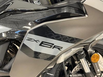 2026 Kawasaki Ninja ZX-6R - Photo 17