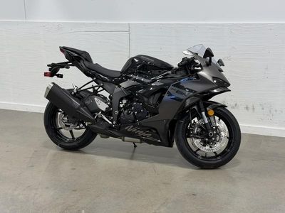 2026 Kawasaki Ninja ZX-6R - Photo 2