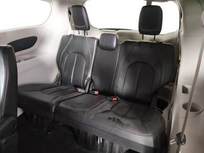 2023 Chrysler Pacifica — photo 17 view