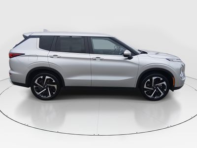 2024 Mitsubishi Outlander - Photo 8