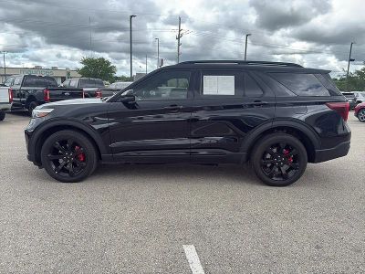 2023 Ford Explorer — side profile view