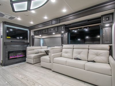 2026 Holiday Rambler Endeavor - Photo 8