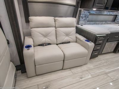 2026 Holiday Rambler Endeavor - Photo 17