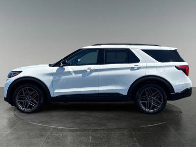 2025 Ford Explorer — detail view