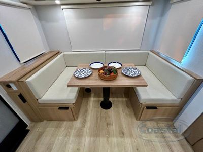 2026 Winnebago Thrive - Photo 6