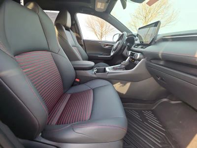 2025 Toyota RAV4 Plug-In Hybrid — photo 15 view