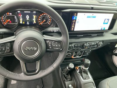 2026 Jeep Gladiator — photo 15 view