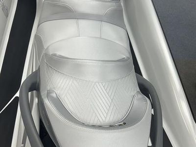 2025 Sea-Doo GTX Limited 325 with Sound-White Pearl — photo 7 view