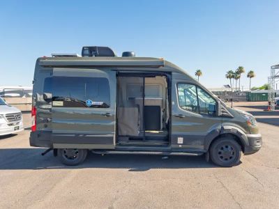 2027 Thor Motor Coach PALLADIUM — photo 17 view