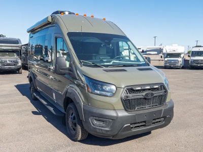 2027 Thor Motor Coach PALLADIUM — front three-quarter view