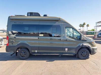 2027 Thor Motor Coach PALLADIUM — photo 16 view