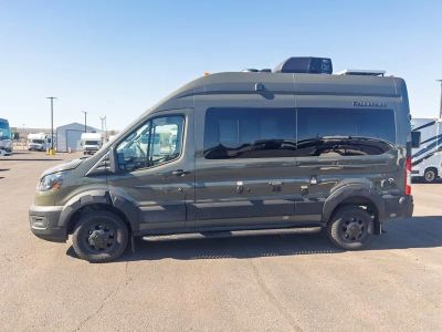 2027 Thor Motor Coach PALLADIUM — photo 18 view