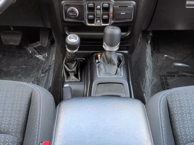 2021 Jeep Wrangler - Photo 19